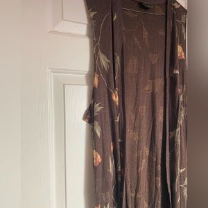 Sleeveless open cardigan